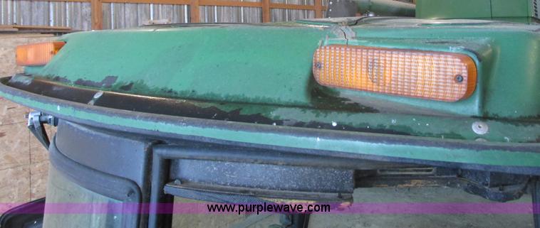 image for item E5423 1979 John Deere 4440 tractor