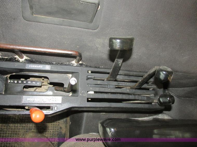 image for item E5423 1979 John Deere 4440 tractor