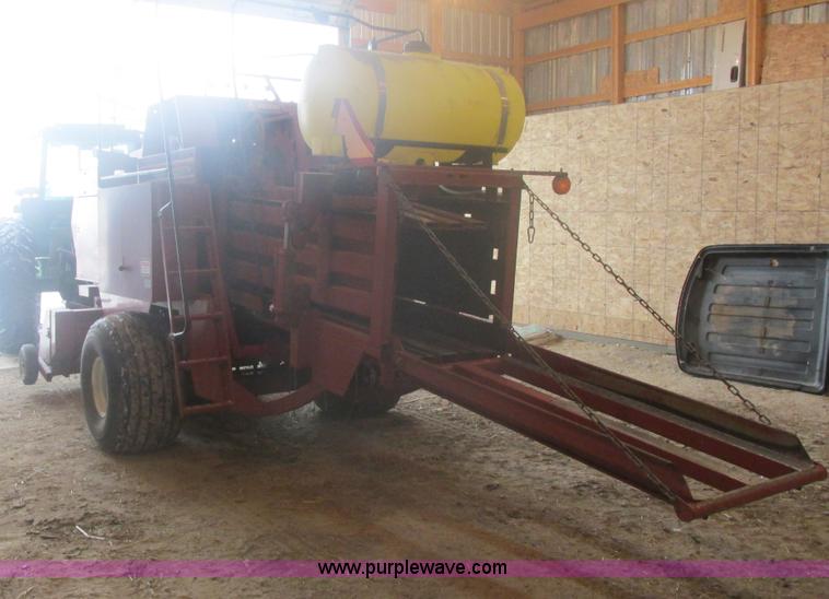 image for item E5424 1996 Hesston 4755 big square baler