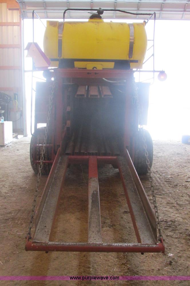 image for item E5424 1996 Hesston 4755 big square baler