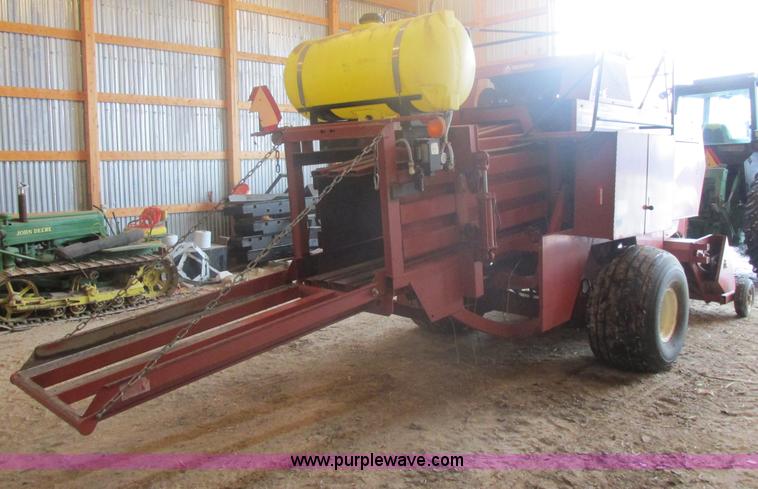 image for item E5424 1996 Hesston 4755 big square baler
