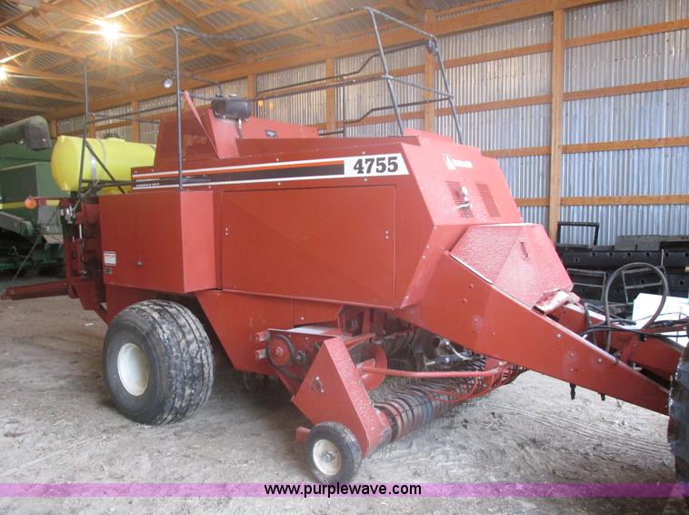 image for item E5424 1996 Hesston 4755 big square baler