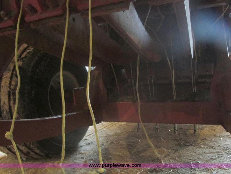 image for item E5424 1996 Hesston 4755 big square baler