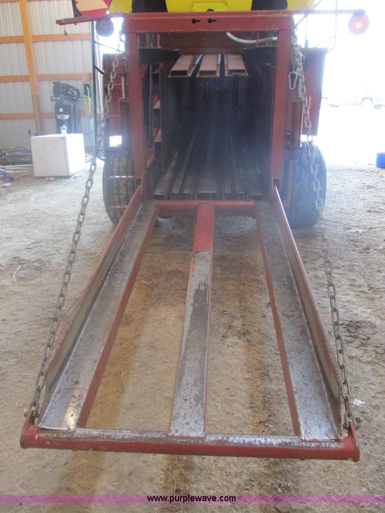 image for item E5424 1996 Hesston 4755 big square baler