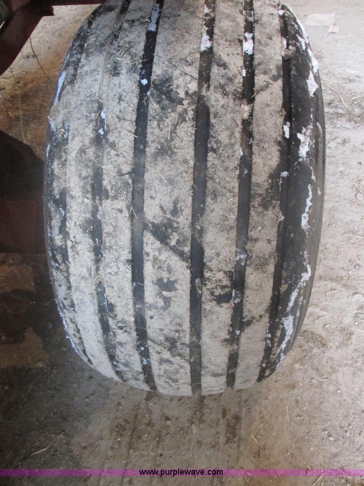 image for item E5424 1996 Hesston 4755 big square baler