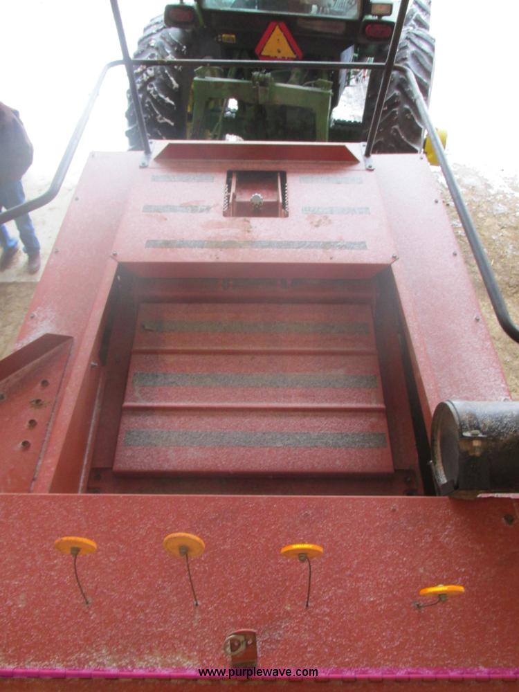 image for item E5424 1996 Hesston 4755 big square baler