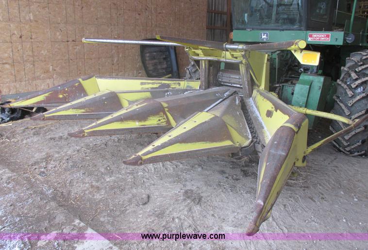 image for item E5425 1990 John Deere 5830 forage harvester