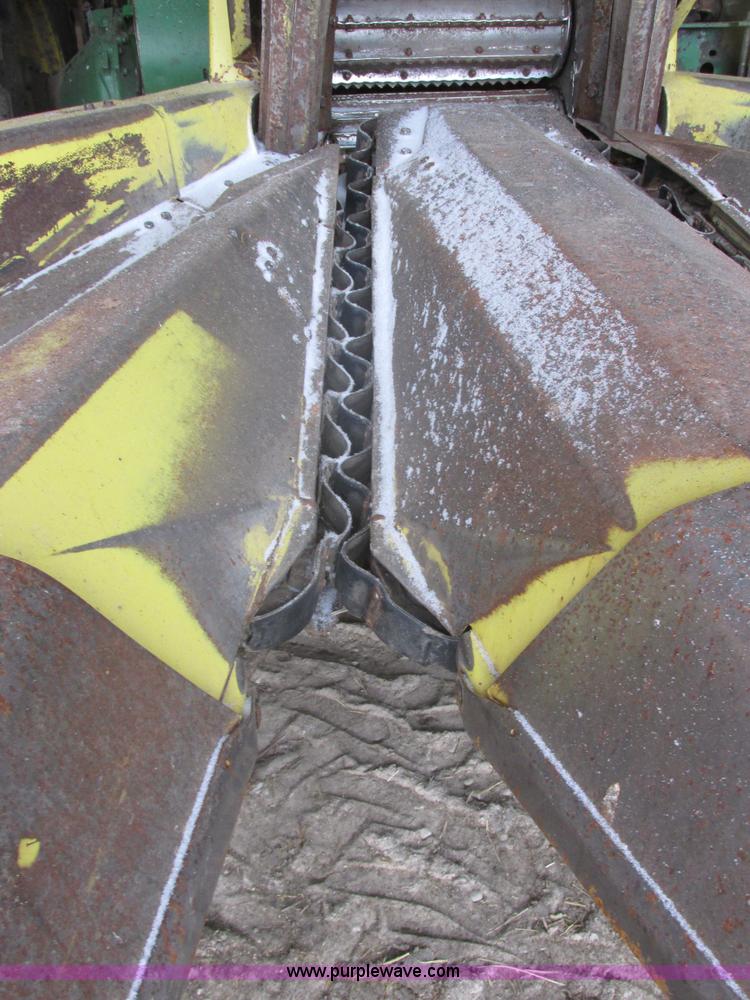 image for item E5425 1990 John Deere 5830 forage harvester