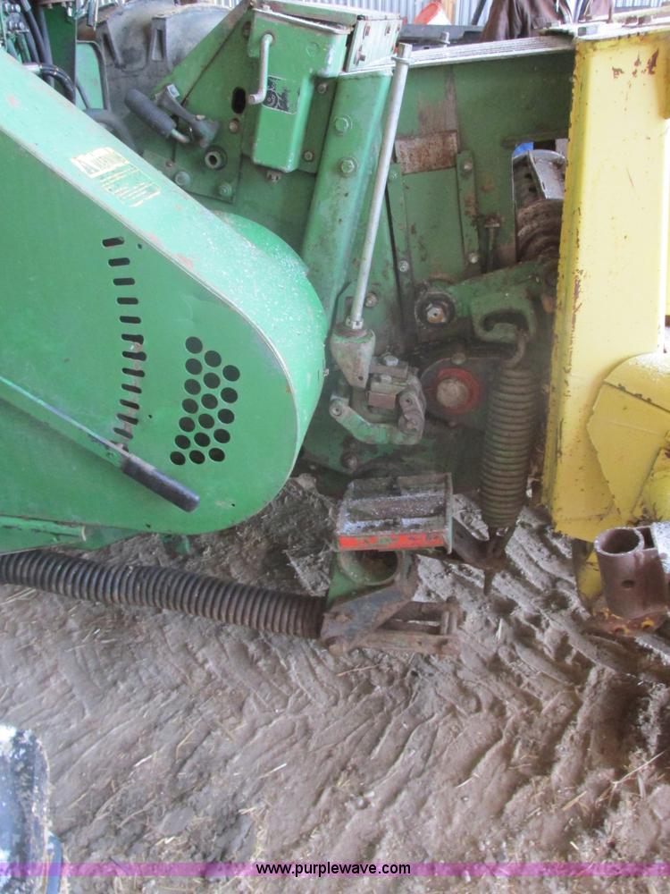 image for item E5425 1990 John Deere 5830 forage harvester