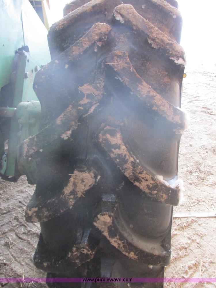 image for item E5425 1990 John Deere 5830 forage harvester