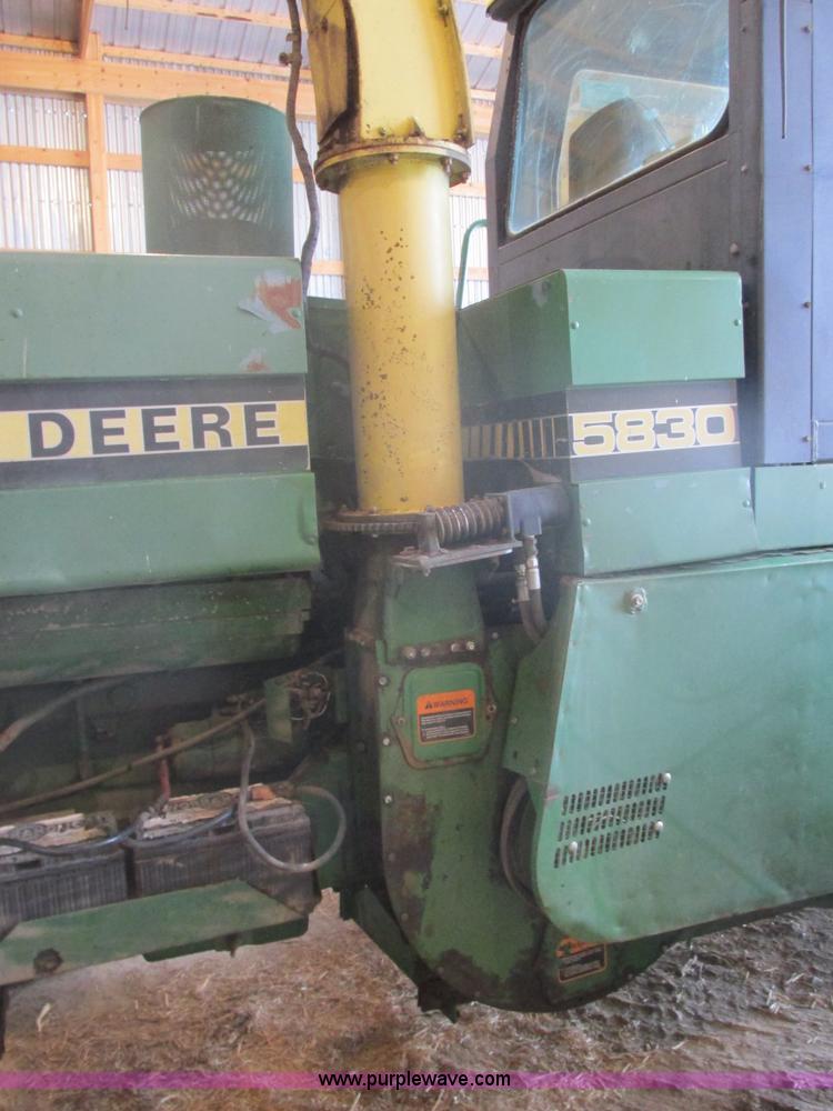 image for item E5425 1990 John Deere 5830 forage harvester