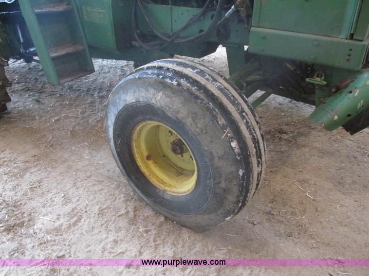 image for item E5425 1990 John Deere 5830 forage harvester