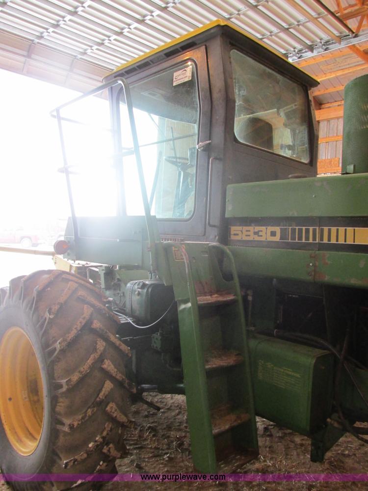 image for item E5425 1990 John Deere 5830 forage harvester