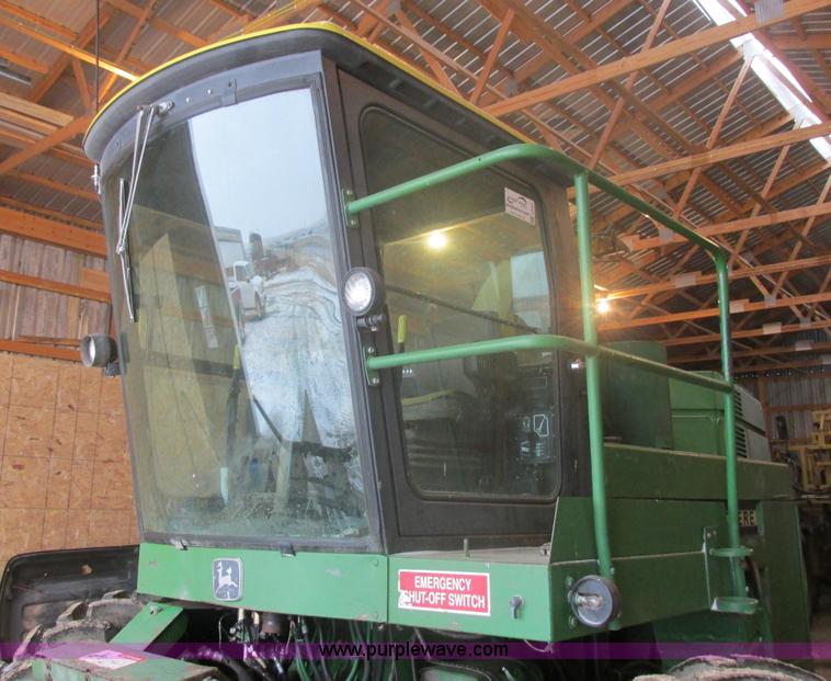 image for item E5425 1990 John Deere 5830 forage harvester