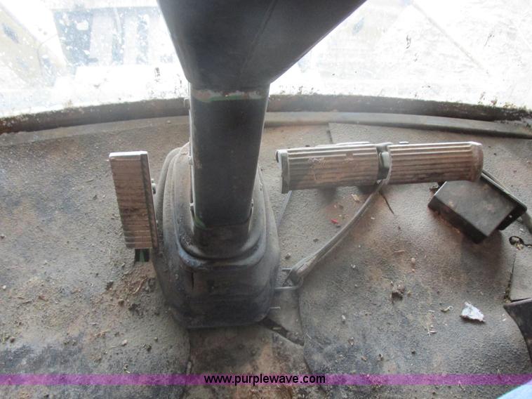 image for item E5425 1990 John Deere 5830 forage harvester