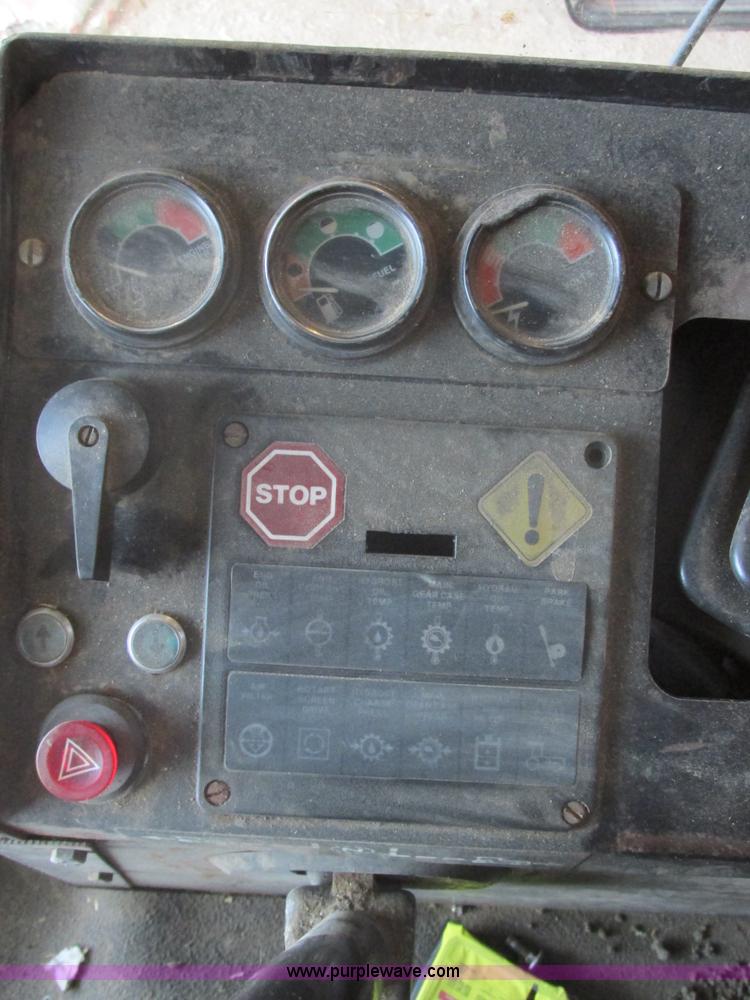 image for item E5425 1990 John Deere 5830 forage harvester