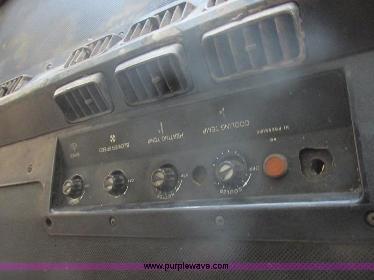 image for item E5425 1990 John Deere 5830 forage harvester