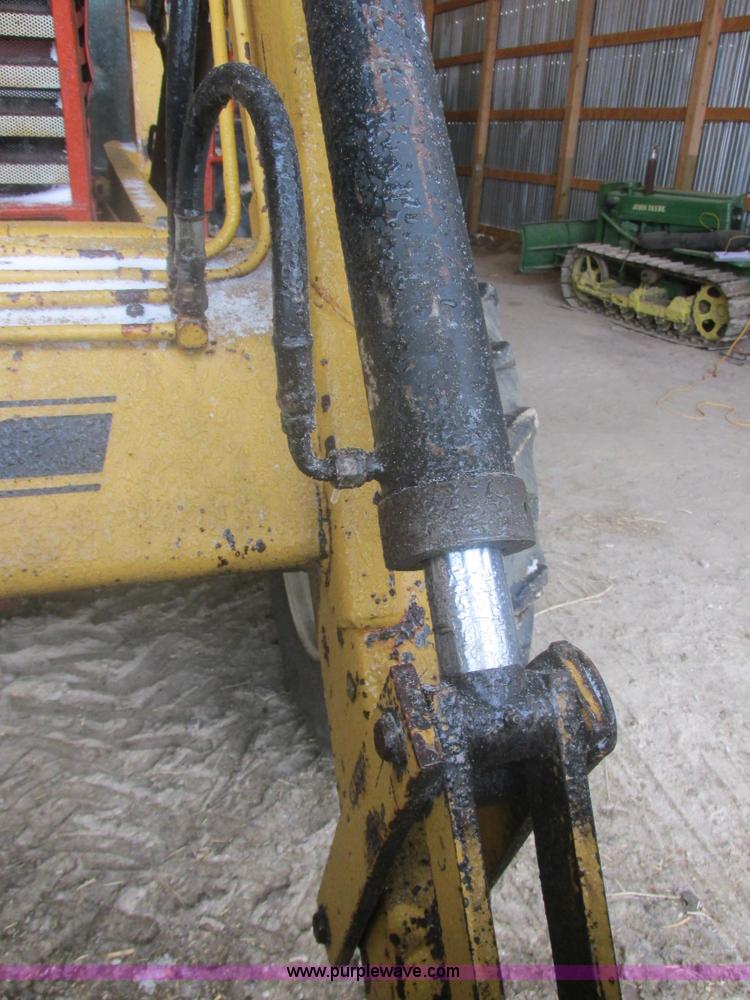 image for item E5427 Hesston 1380DT MFWD tractor