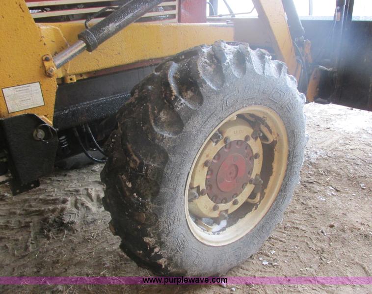 image for item E5427 Hesston 1380DT MFWD tractor