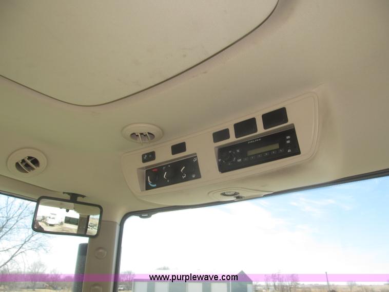 image for item F7317 2010 John Deere 8270R MFWD tractor