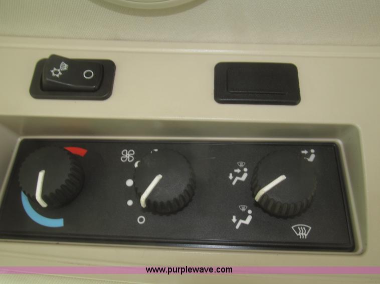 image for item F7317 2010 John Deere 8270R MFWD tractor