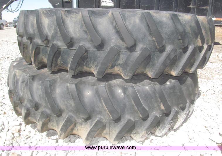 image for item F7317 2010 John Deere 8270R MFWD tractor