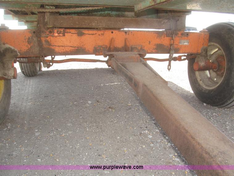 image for item F7321 Forage King A186 forage wagon