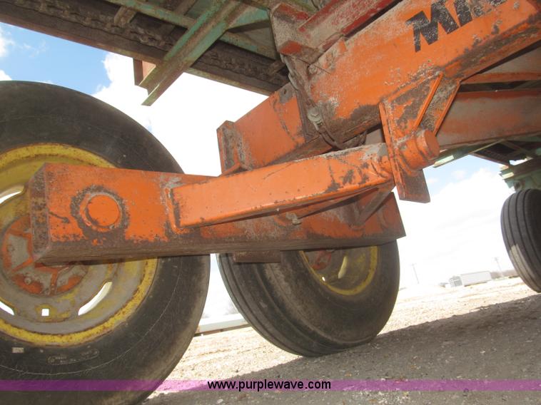 image for item F7321 Forage King A186 forage wagon