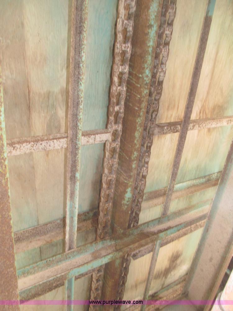 image for item F7321 Forage King A186 forage wagon