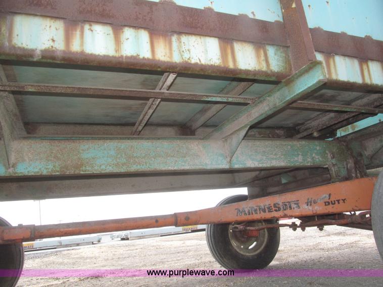 image for item F7321 Forage King A186 forage wagon