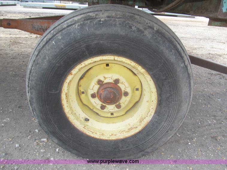 image for item F7321 Forage King A186 forage wagon