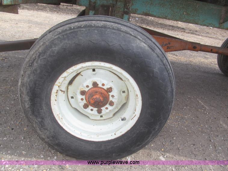 image for item F7321 Forage King A186 forage wagon