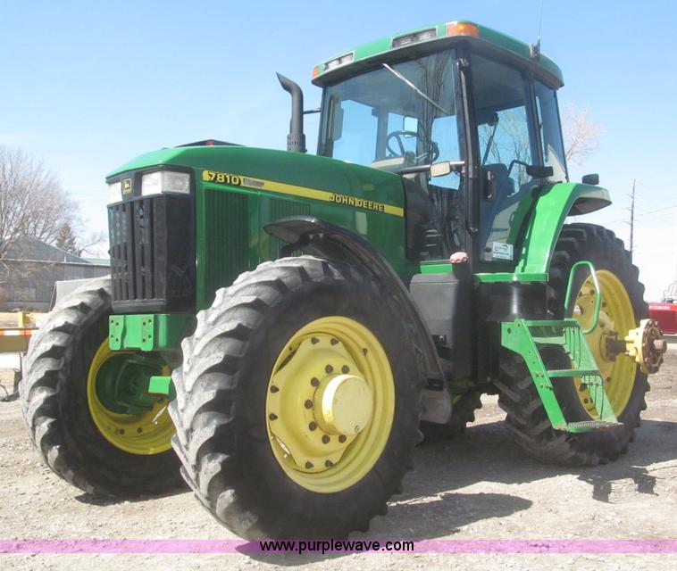 image for item F7337 1998 John Deere 7810 MFWD tractor