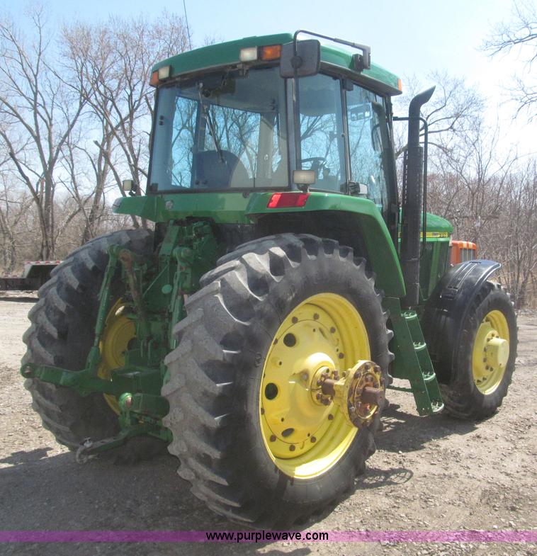 image for item F7337 1998 John Deere 7810 MFWD tractor