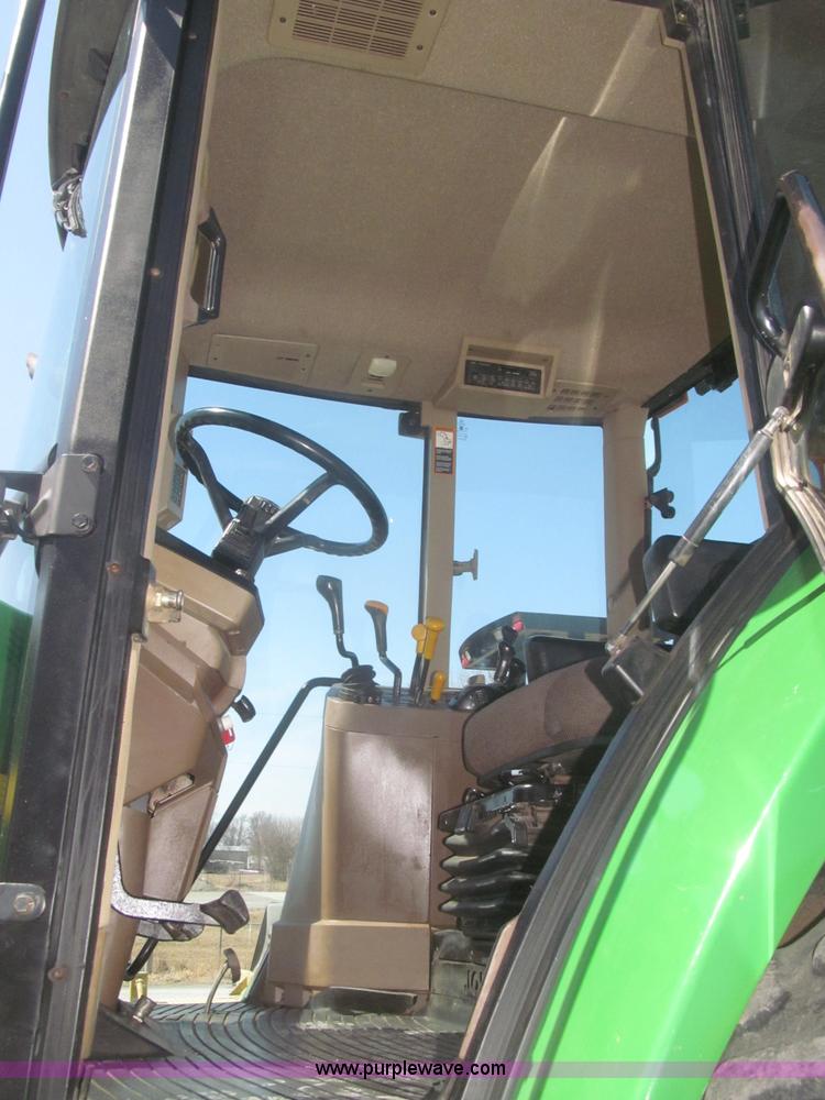 image for item F7337 1998 John Deere 7810 MFWD tractor