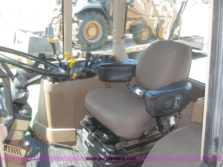 image for item F7337 1998 John Deere 7810 MFWD tractor