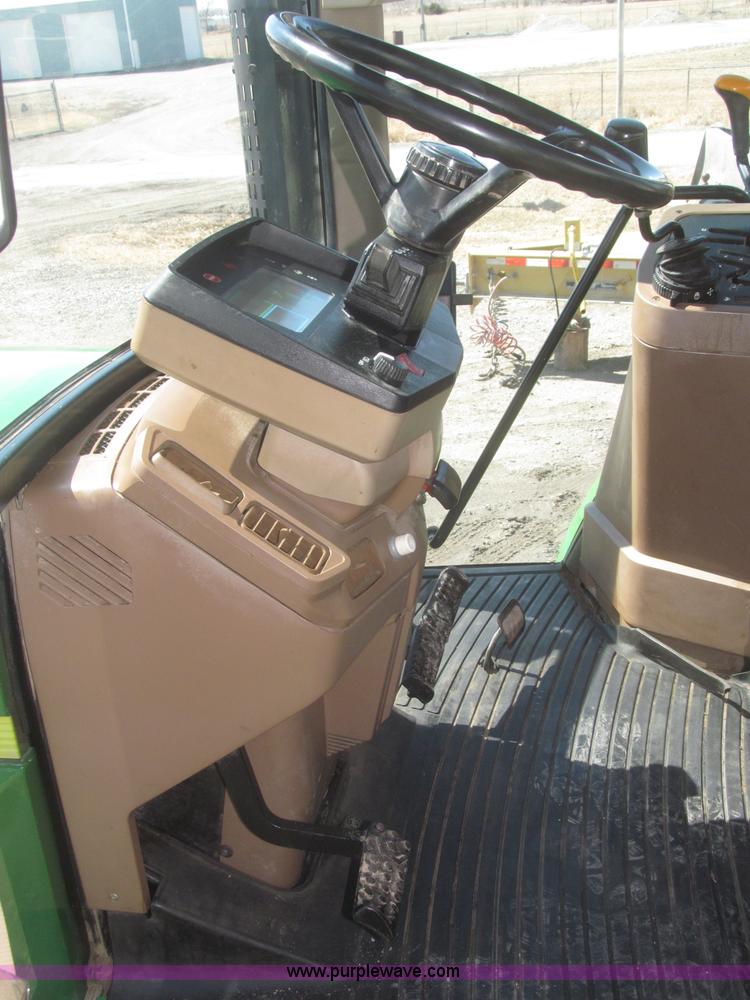 image for item F7337 1998 John Deere 7810 MFWD tractor