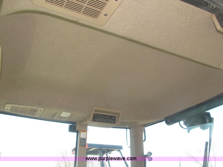 image for item F7337 1998 John Deere 7810 MFWD tractor