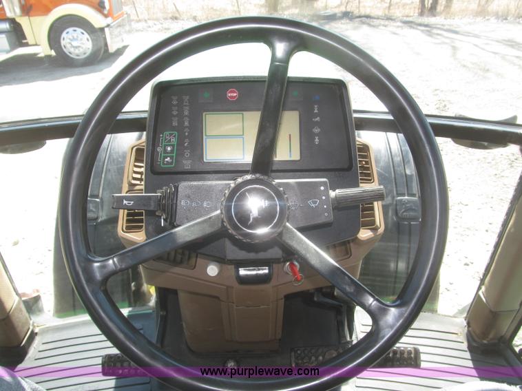 image for item F7337 1998 John Deere 7810 MFWD tractor