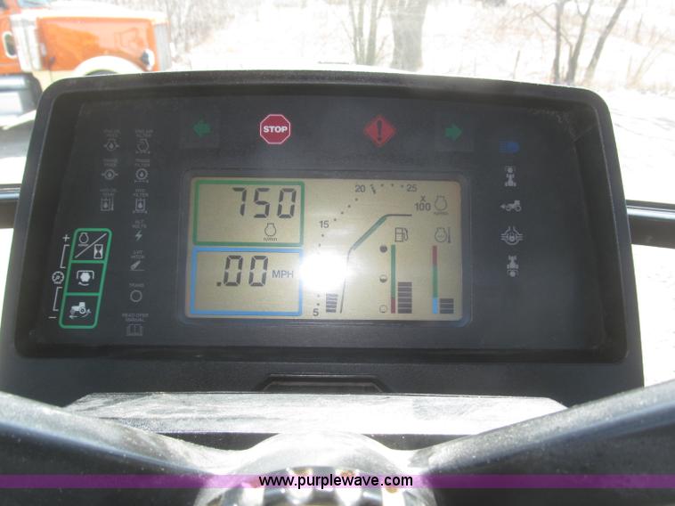 image for item F7337 1998 John Deere 7810 MFWD tractor