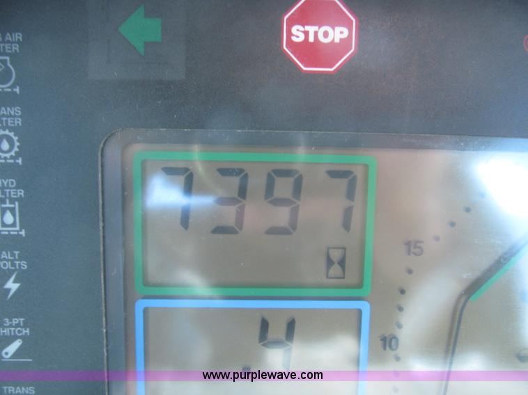 image for item F7337 1998 John Deere 7810 MFWD tractor