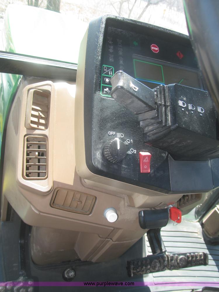 image for item F7337 1998 John Deere 7810 MFWD tractor
