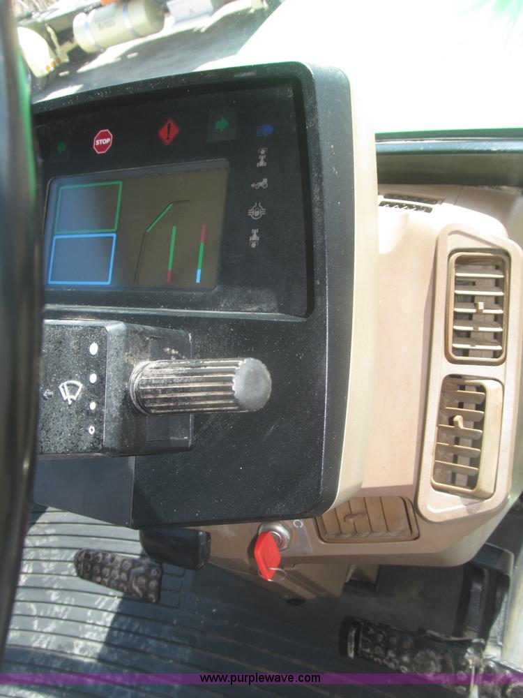 image for item F7337 1998 John Deere 7810 MFWD tractor