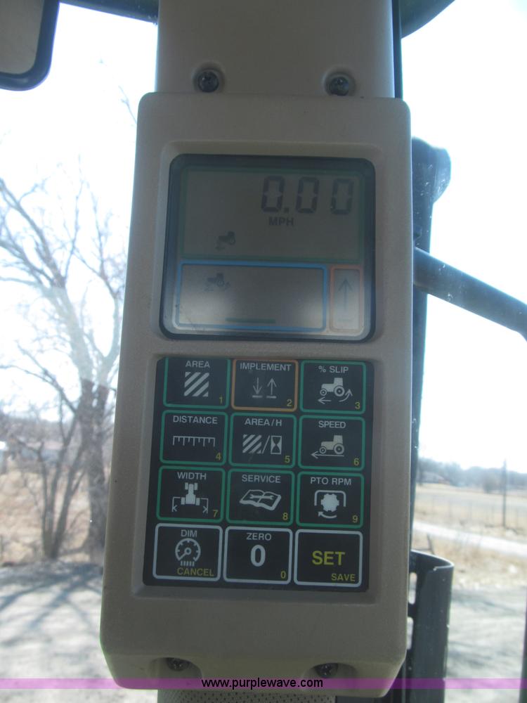 image for item F7337 1998 John Deere 7810 MFWD tractor