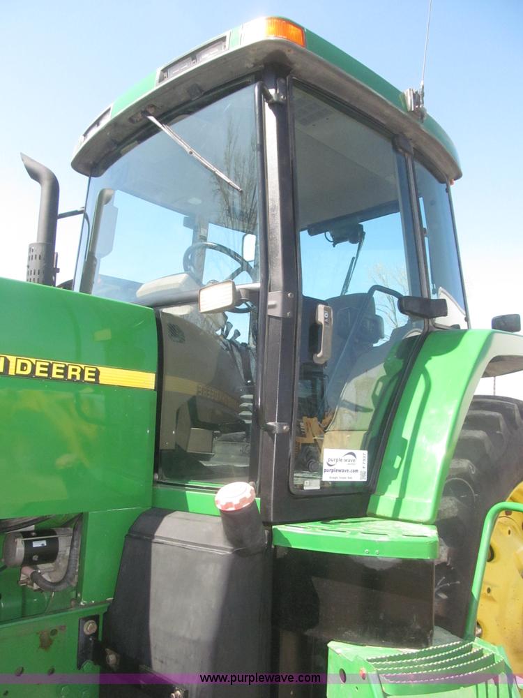image for item F7337 1998 John Deere 7810 MFWD tractor