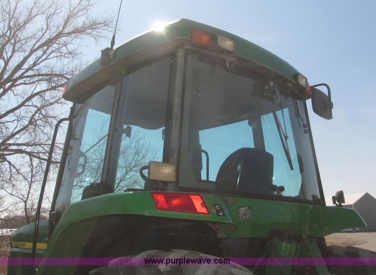 image for item F7337 1998 John Deere 7810 MFWD tractor