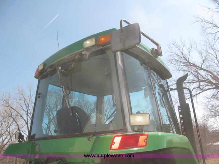 image for item F7337 1998 John Deere 7810 MFWD tractor