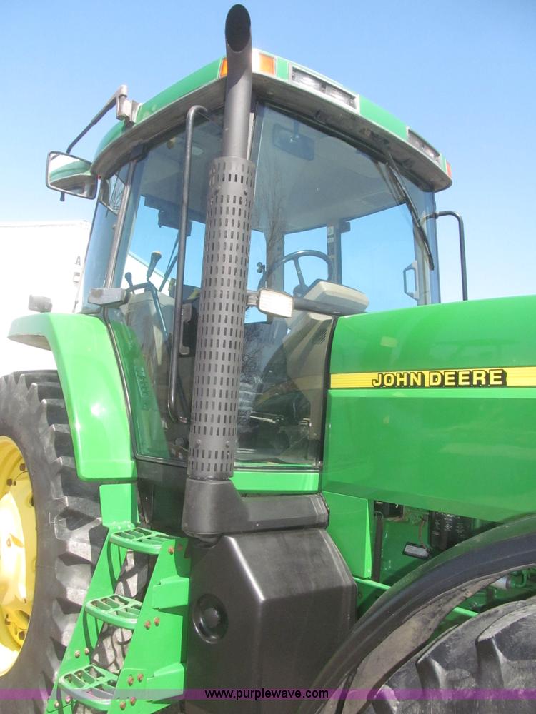 image for item F7337 1998 John Deere 7810 MFWD tractor
