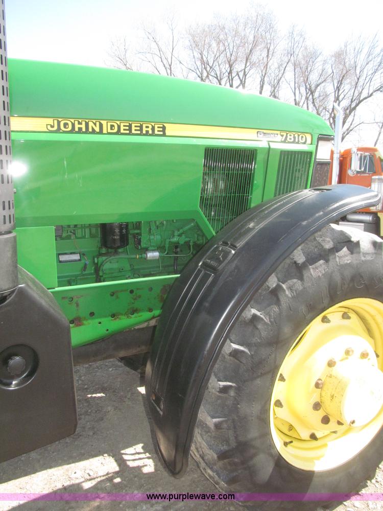 image for item F7337 1998 John Deere 7810 MFWD tractor