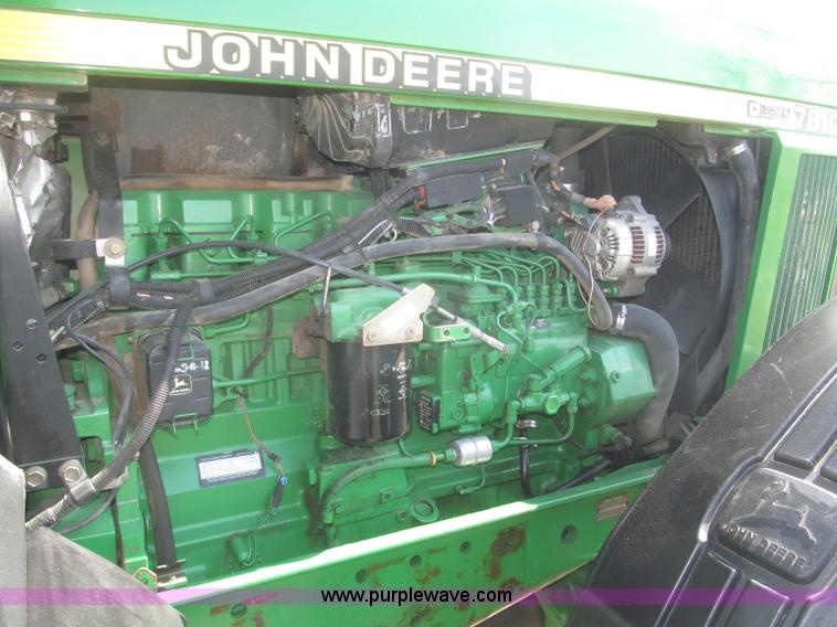 image for item F7337 1998 John Deere 7810 MFWD tractor